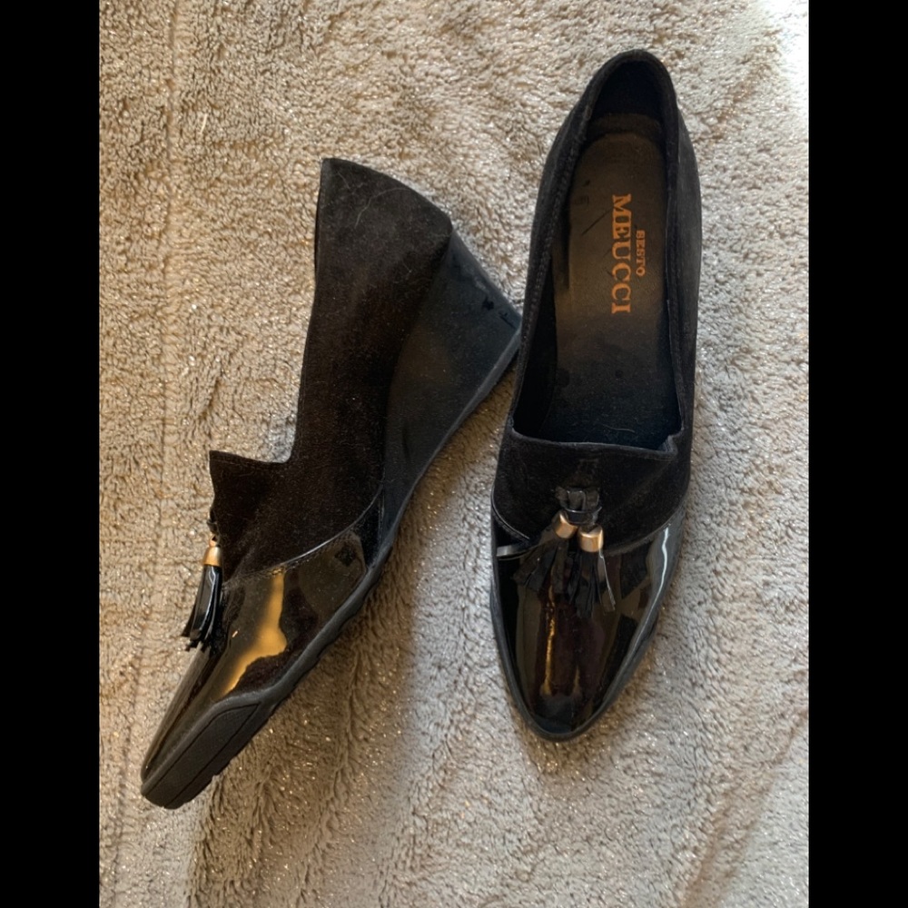 Professional Italian patent leather wedges